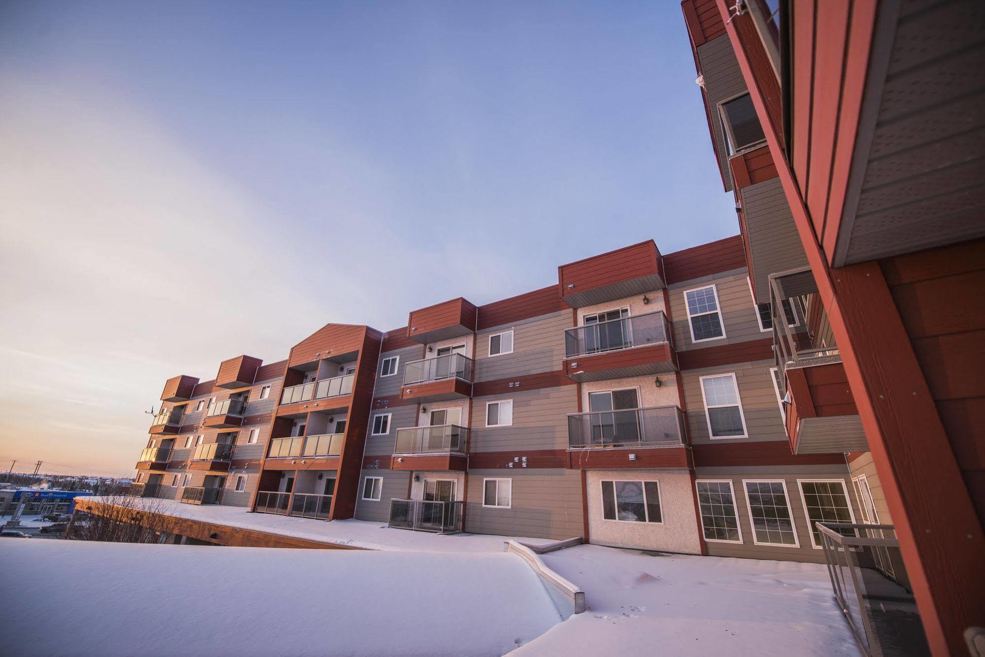 Stanton Suites Hotel Yellowknife Exterior foto