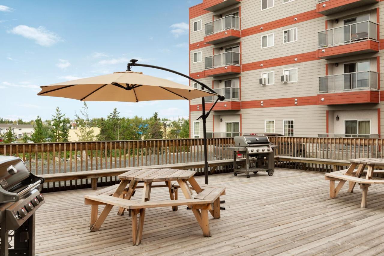 Stanton Suites Hotel Yellowknife Exterior foto